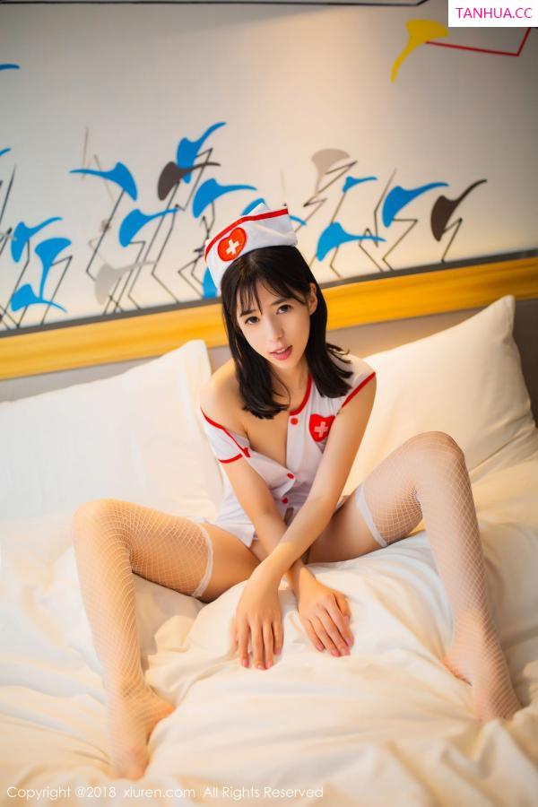 Ellie艾栗栗  温柔贴心护士艾栗栗 甜美清纯的粉色内衣第14张图片